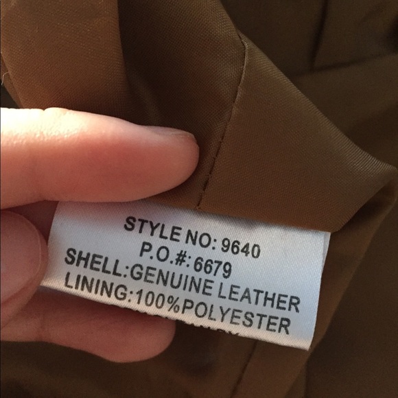 Woman’s leather jacket - Picture 3 of 3